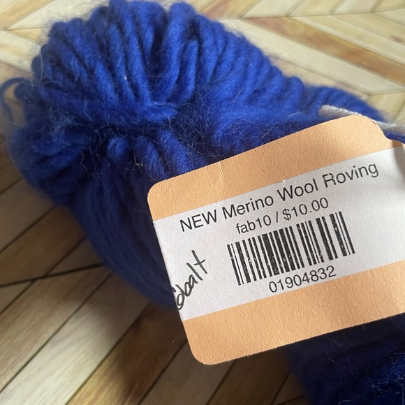 Blue Merino Wool Roving - Picture 2 of 4